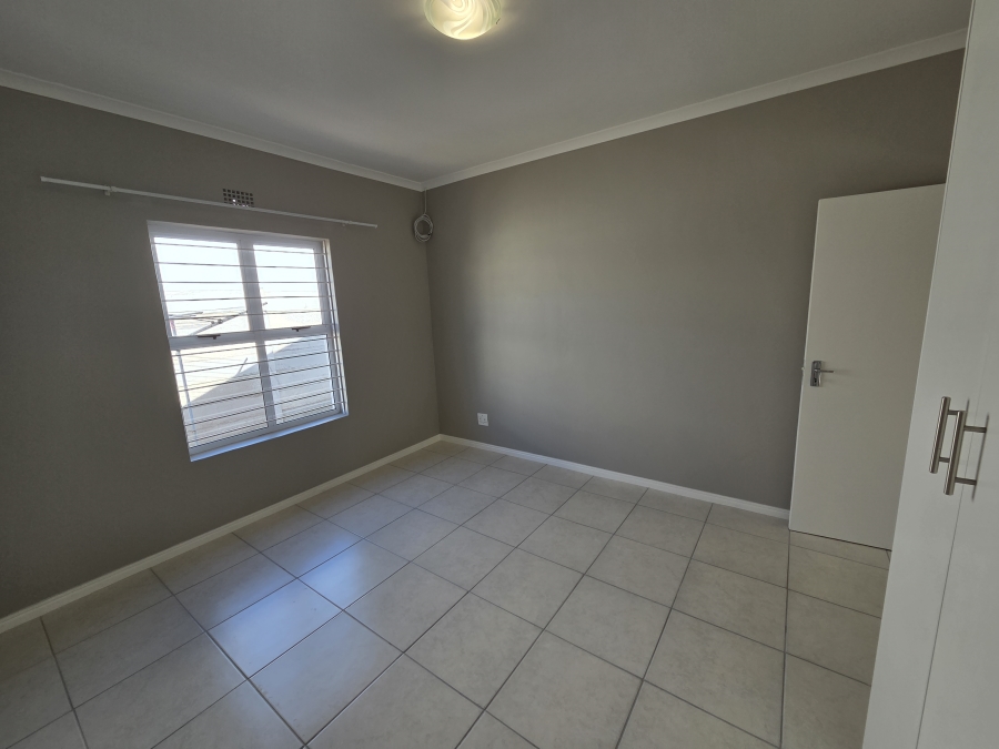 To Let 2 Bedroom Property for Rent in Olifantskop Western Cape